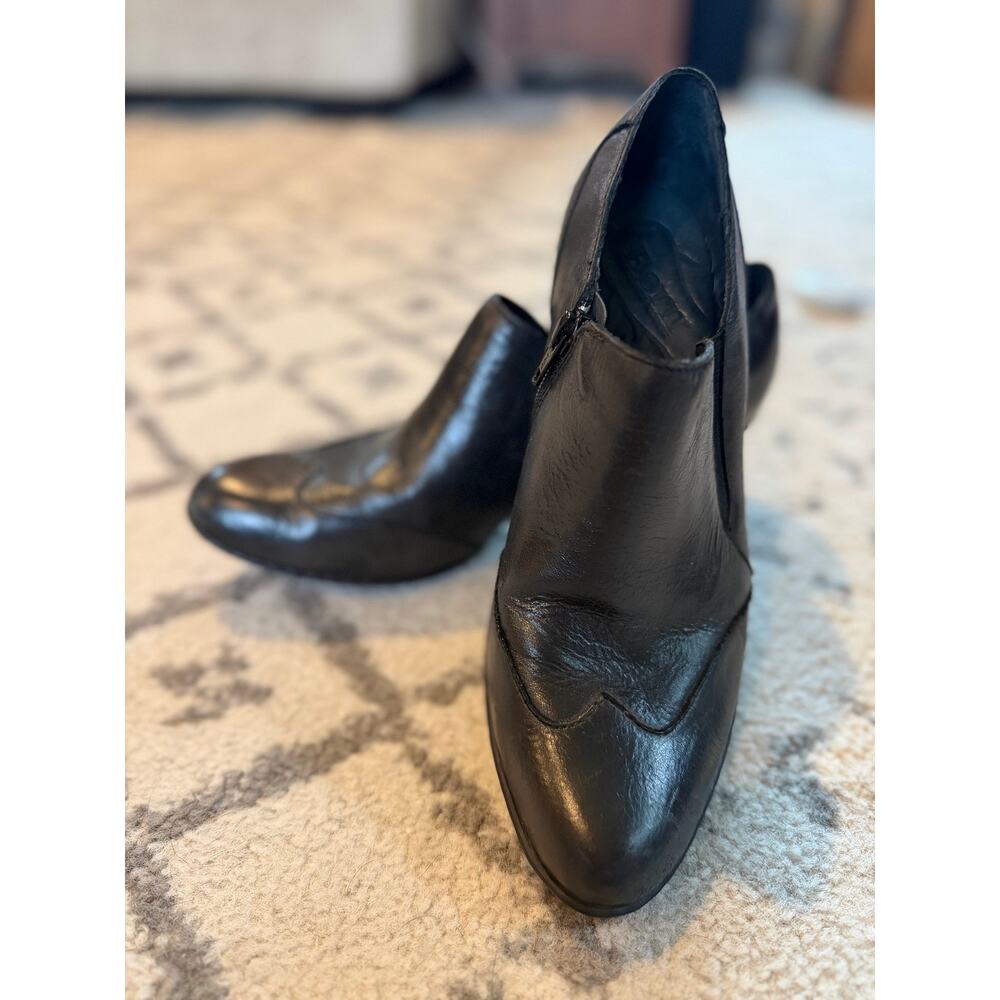 Born Womens Black Leather Ankle Booties Side Zip Stacked Heel Shooties Size 8 - Picture 14 of 14